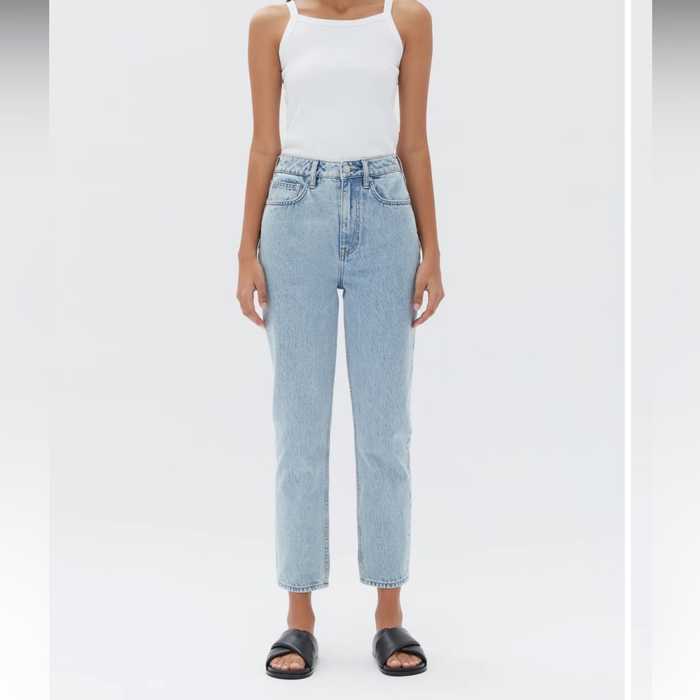 Assembly Label Signature Slim Jean